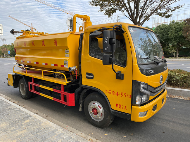 石柱清洗吸污车